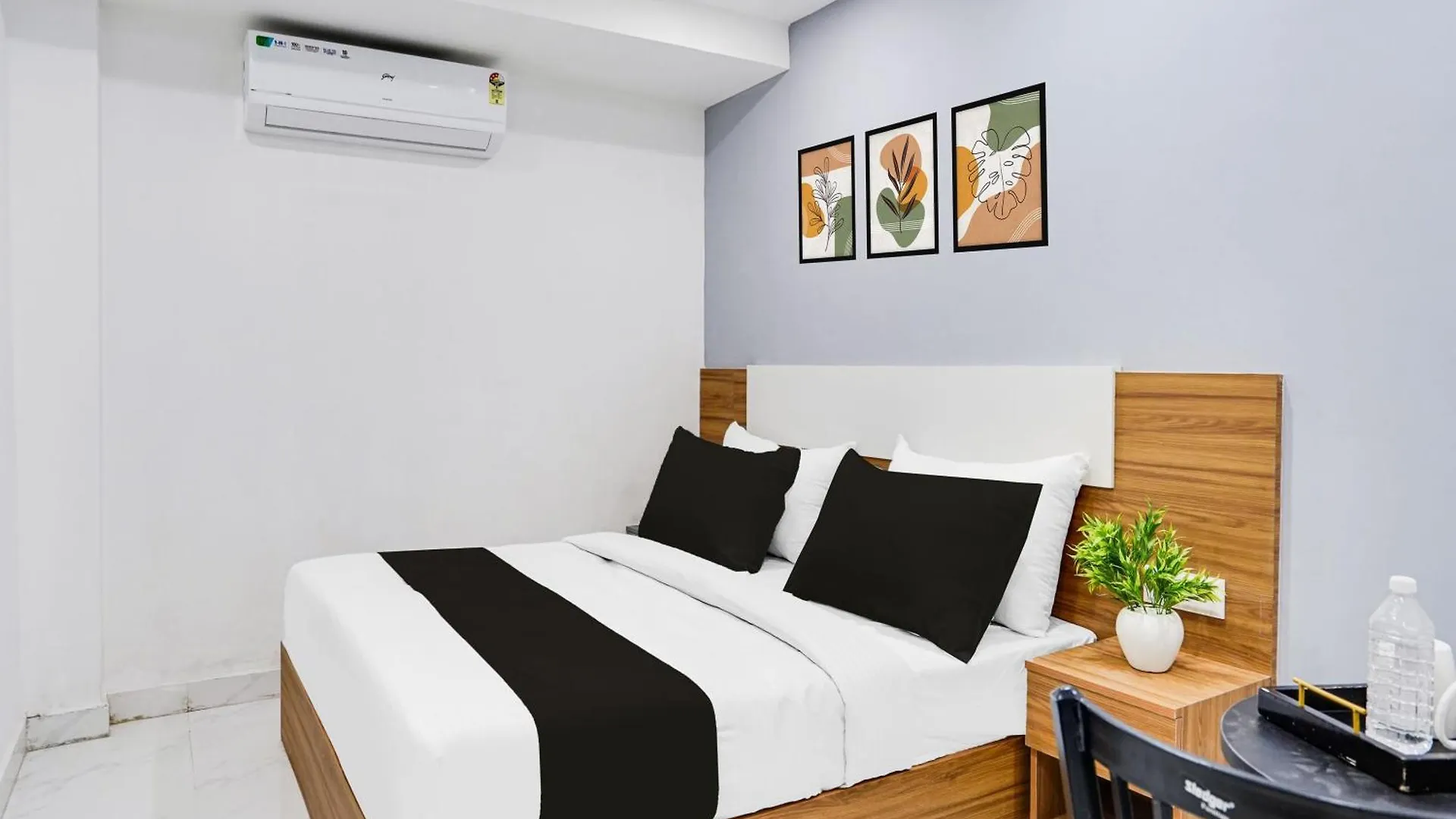 Super Townhouse Morden Town Hotel Delhi  3*, Delhi (National Capital Territory of India) India