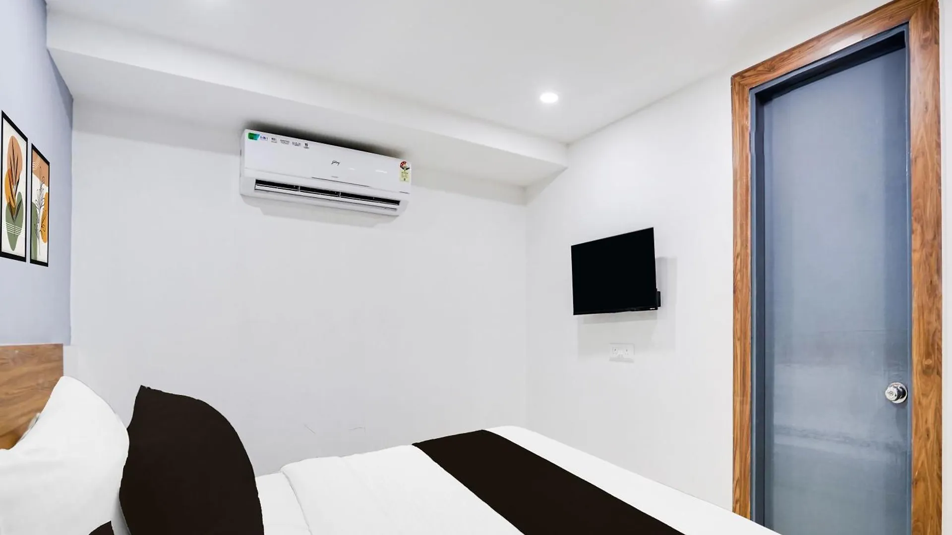 Super Townhouse Morden Town Hotel Delhi  India